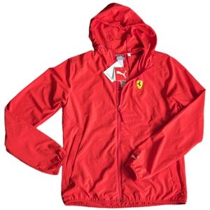 Puma windbreaker jacket. Red color. Size M.